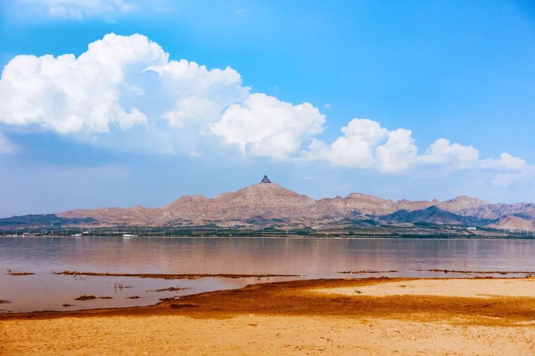乌海，繁荣与挑战并存的城市探索